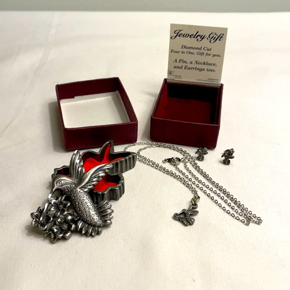 Hummingbird Jewelry Set- Pin/Box/Necklace/Earrings - Picture 1 of 13